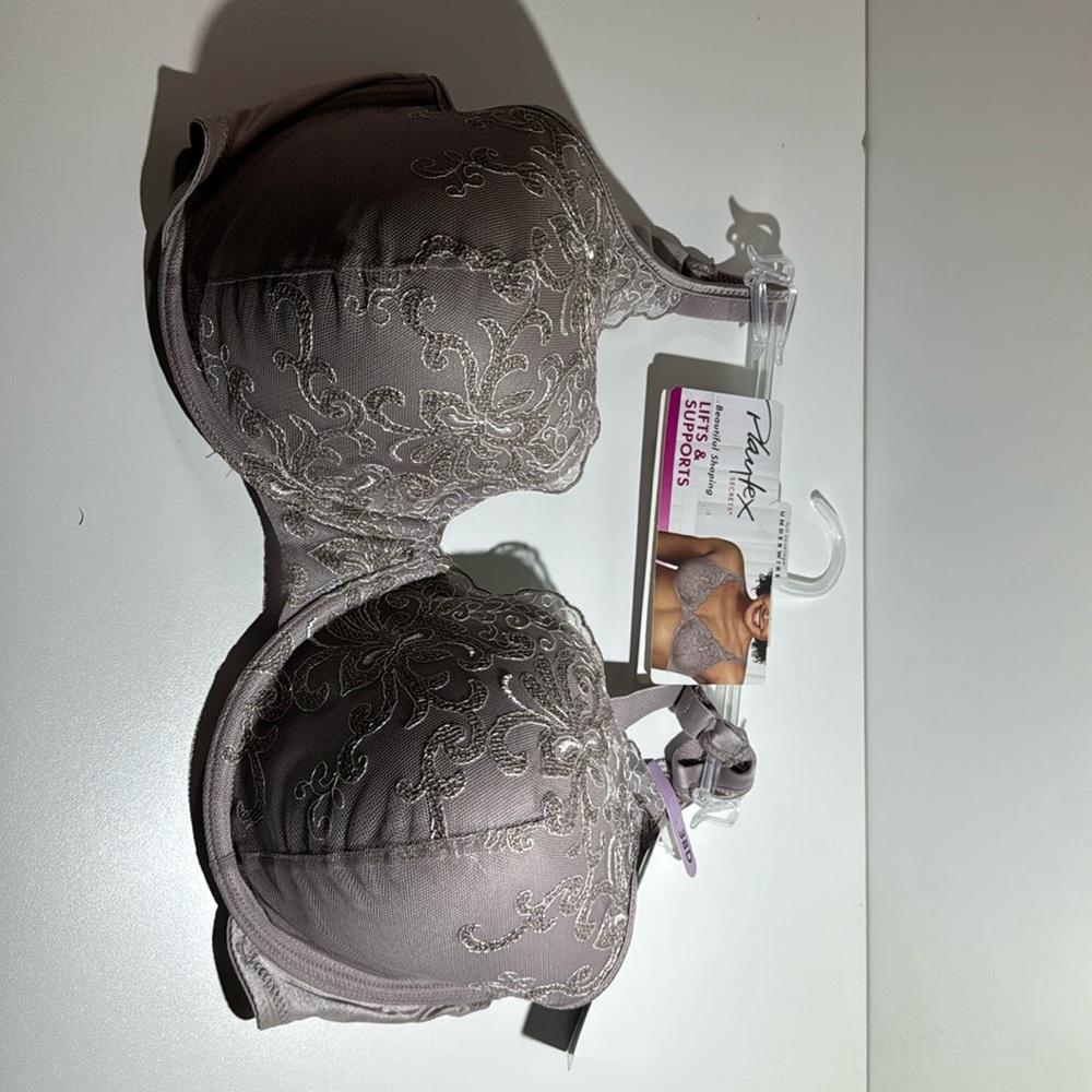 Playtex Secrets 
Full coverage underwire Bra